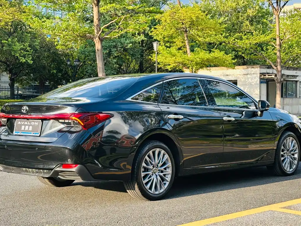 Toyota Avalon — фото 10