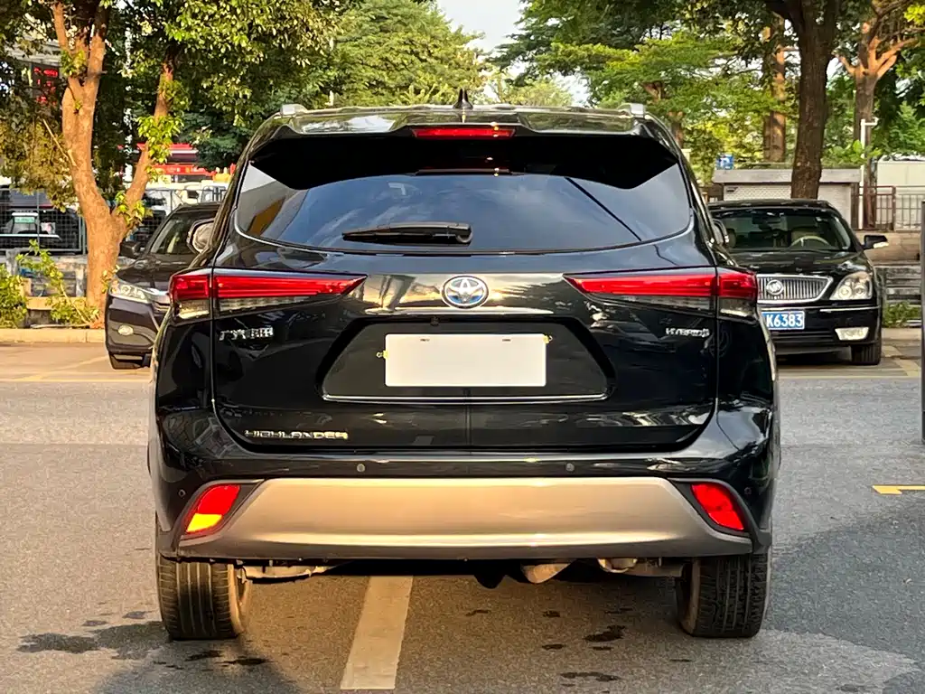 Toyota Highlander — фото 5