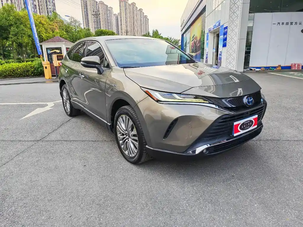Toyota Harrier — фото 3