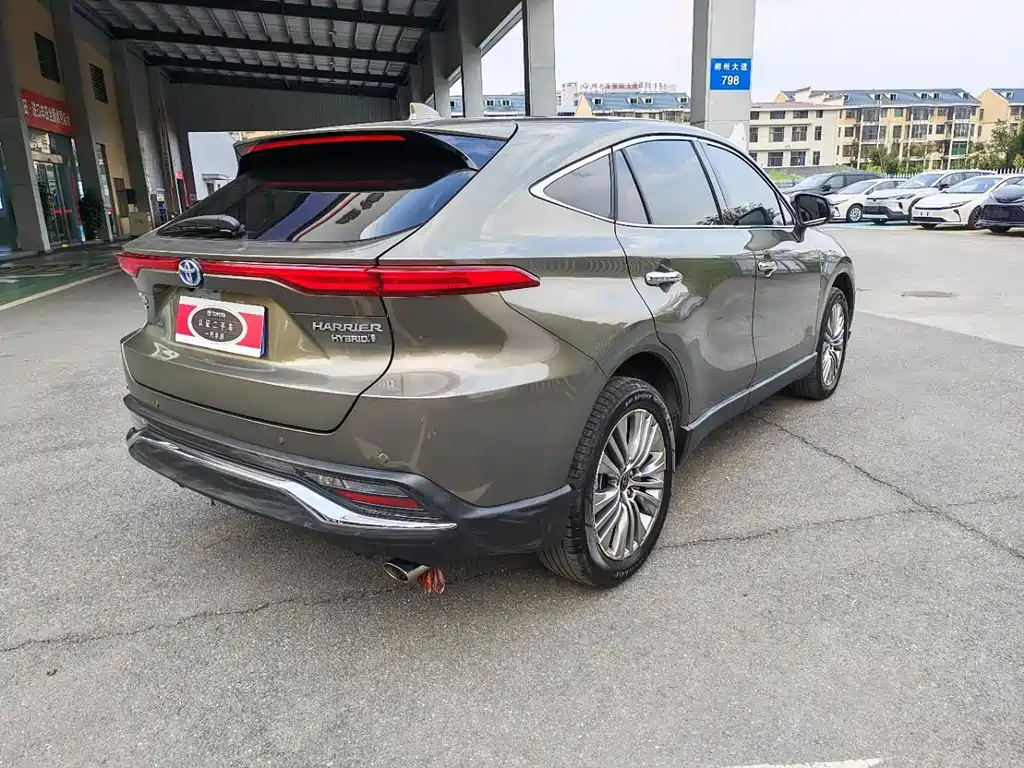 Toyota Harrier — фото 4