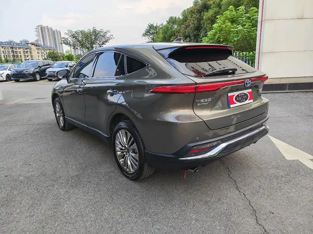 Toyota Harrier — фото 6