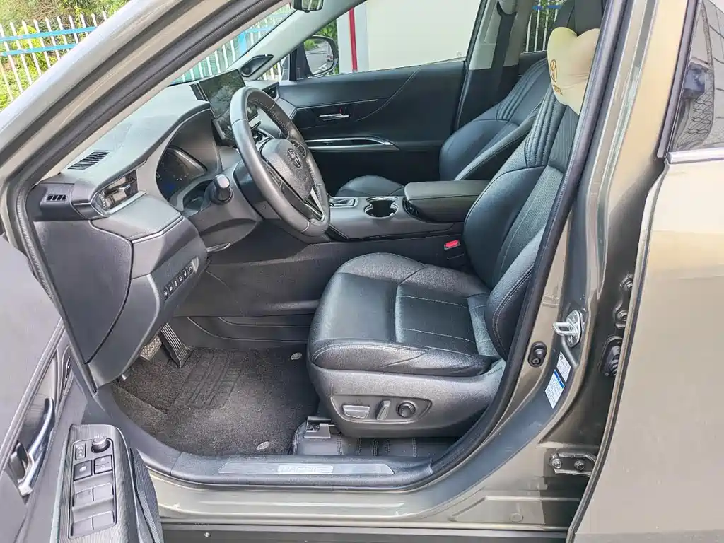 Toyota Harrier — фото 9