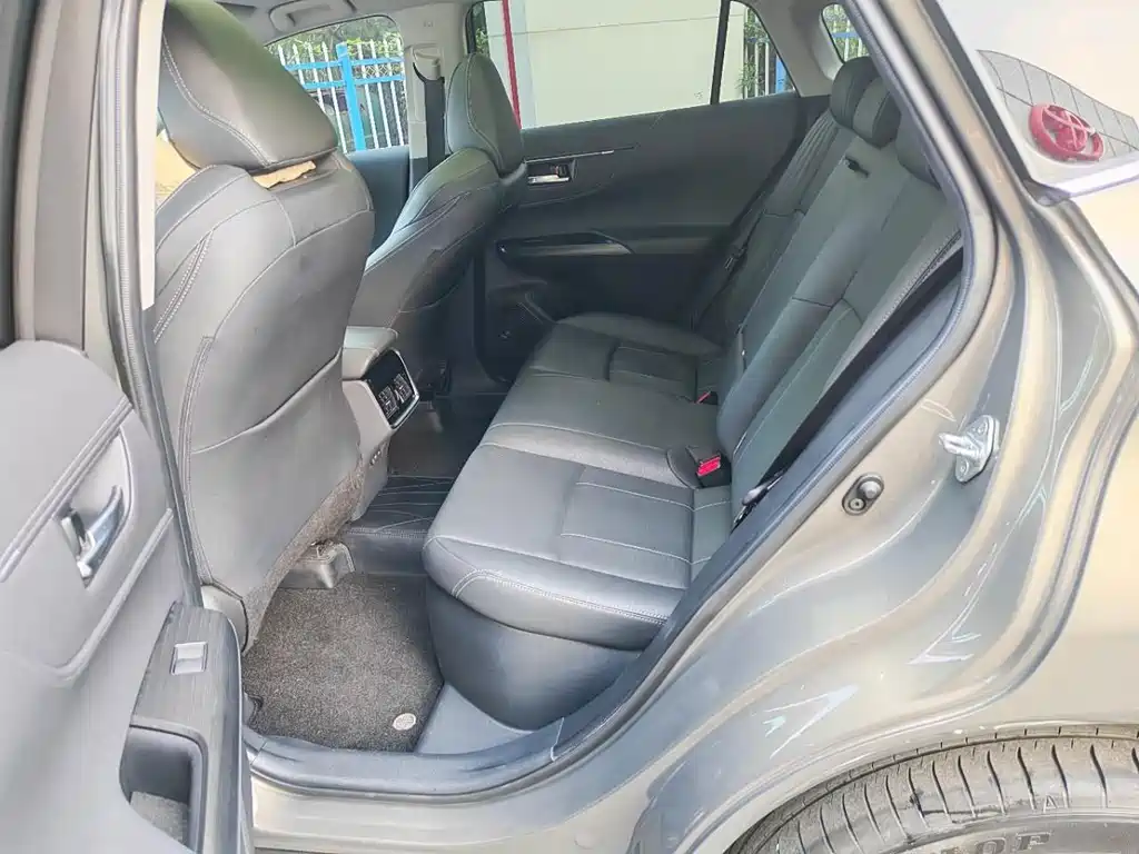 Toyota Harrier — фото 10