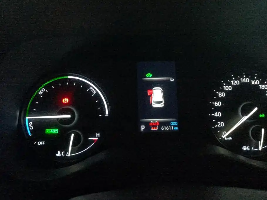 Toyota Granvia — фото 14