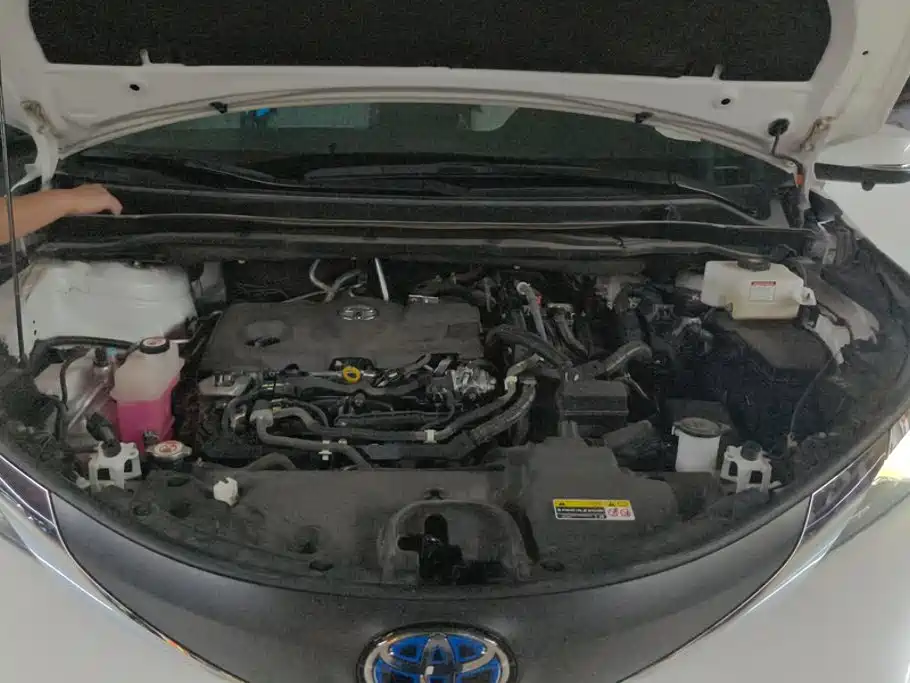 Toyota Granvia — фото 10