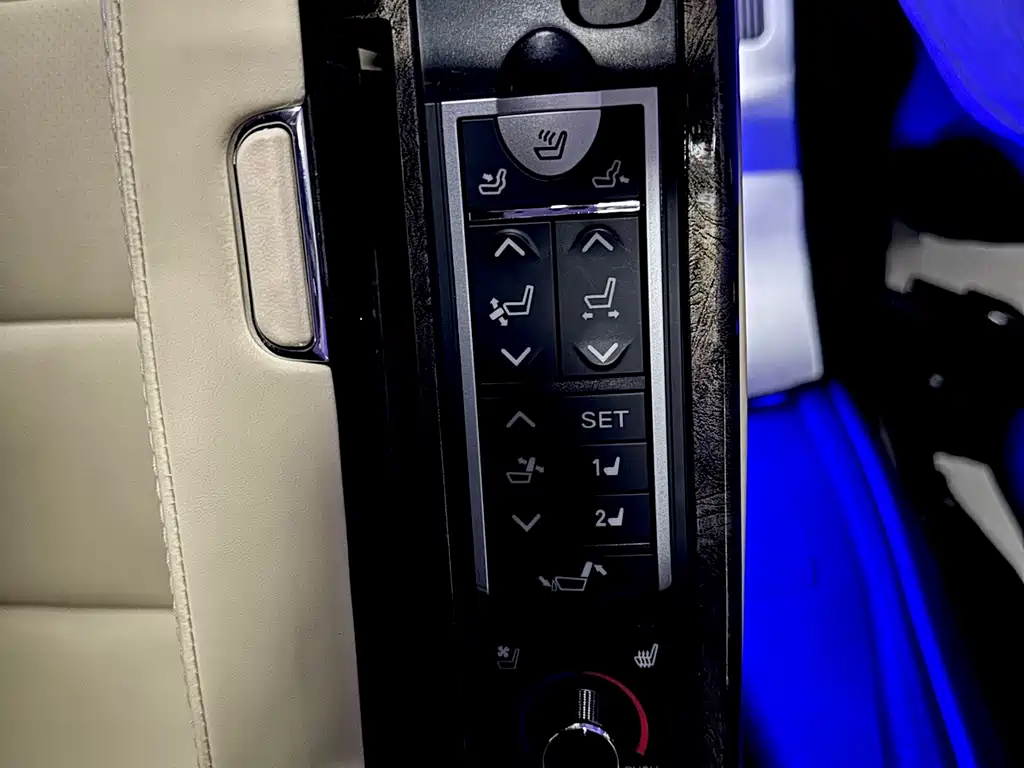 Toyota Granvia — фото 6