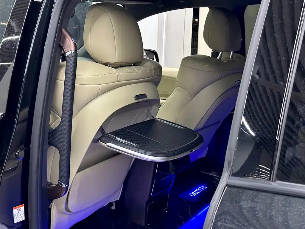 Toyota Granvia — фото 9
