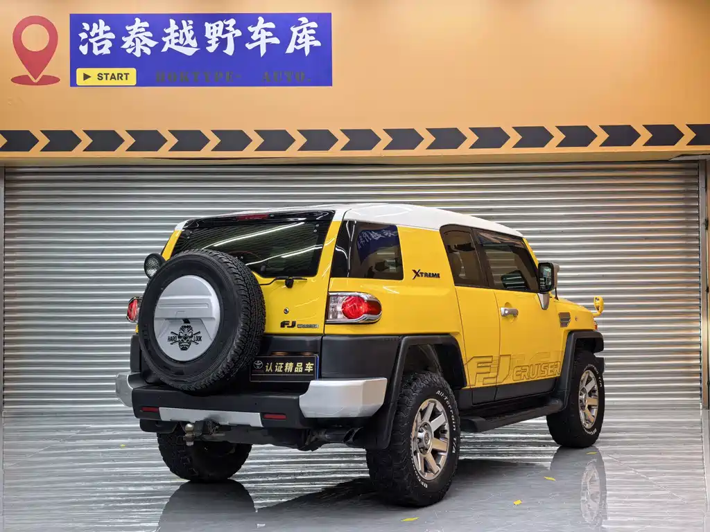 Toyota FJ Cruiser — фото 4
