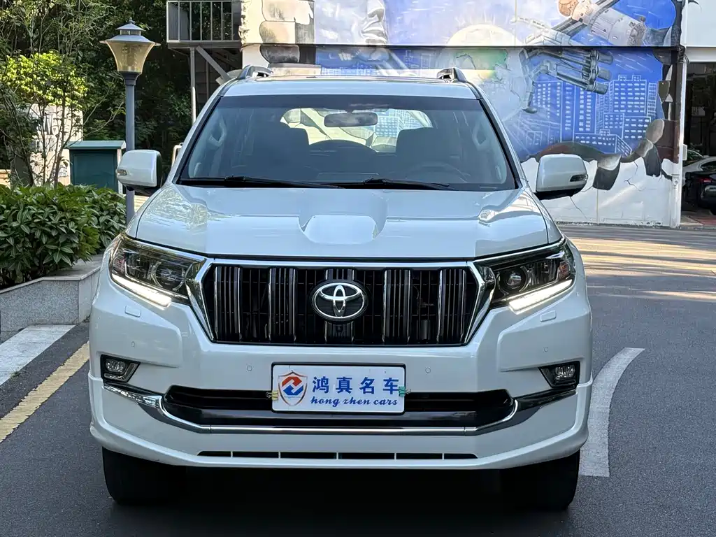 Toyota Prado — фото 2