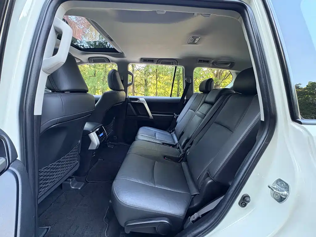 Toyota Prado — фото 9