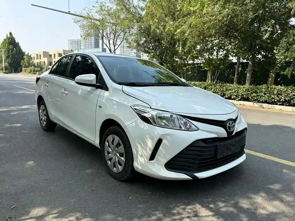 Toyota Vios — фото 3