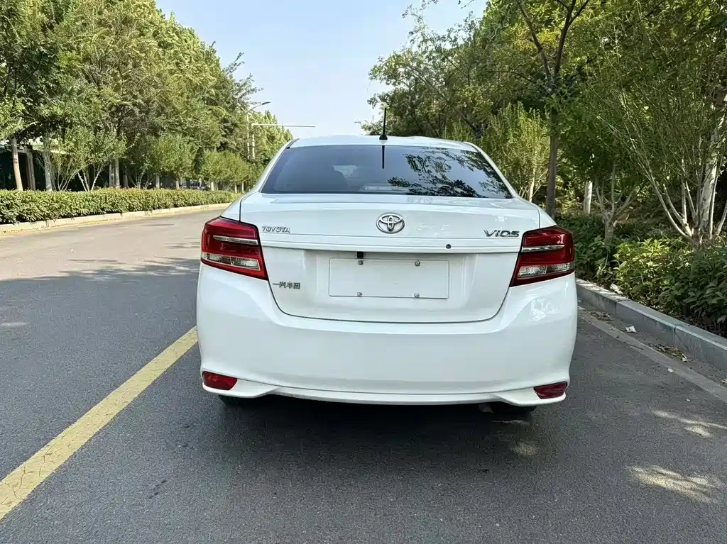 Toyota Vios — фото 4