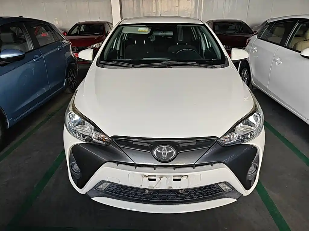Toyota Yaris L — фото 3