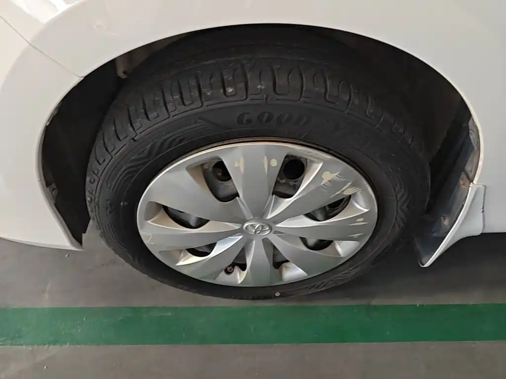 Toyota Yaris L — фото 23