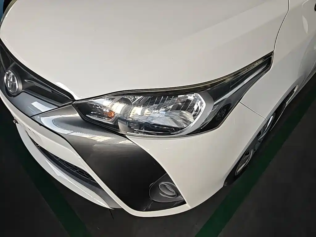Toyota Yaris L — фото 24