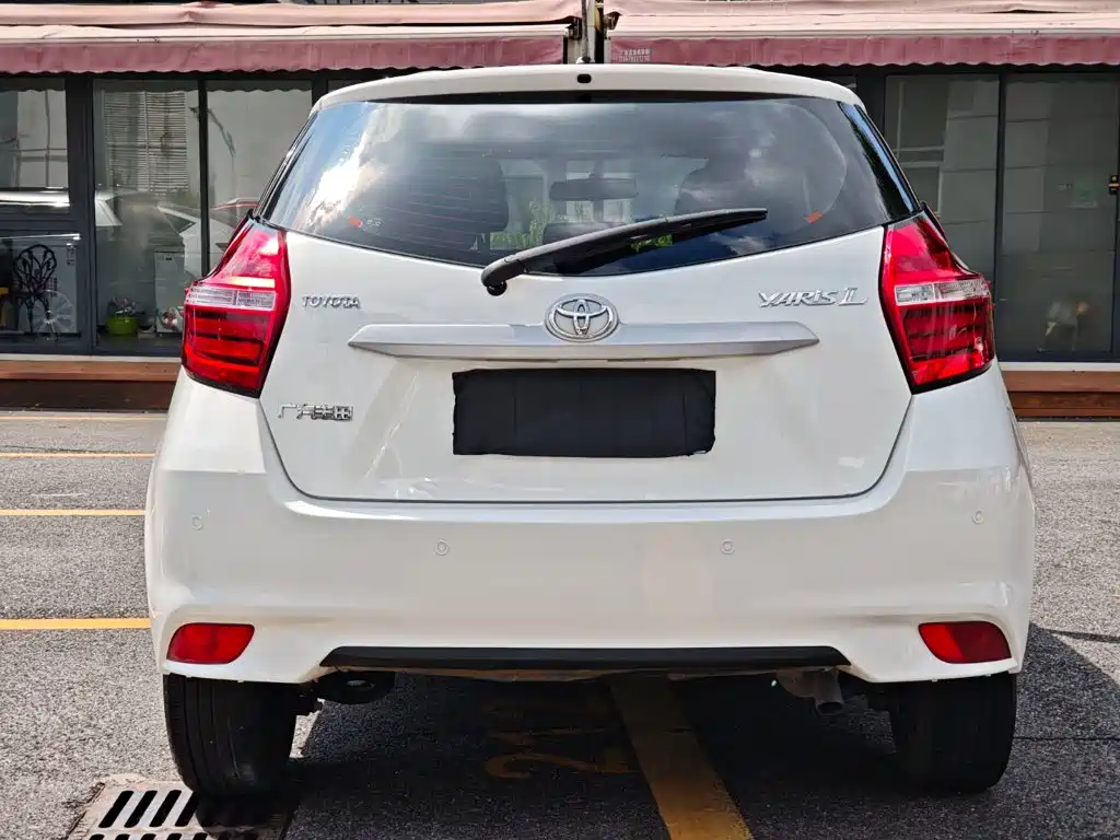 Toyota Yaris L — фото 6