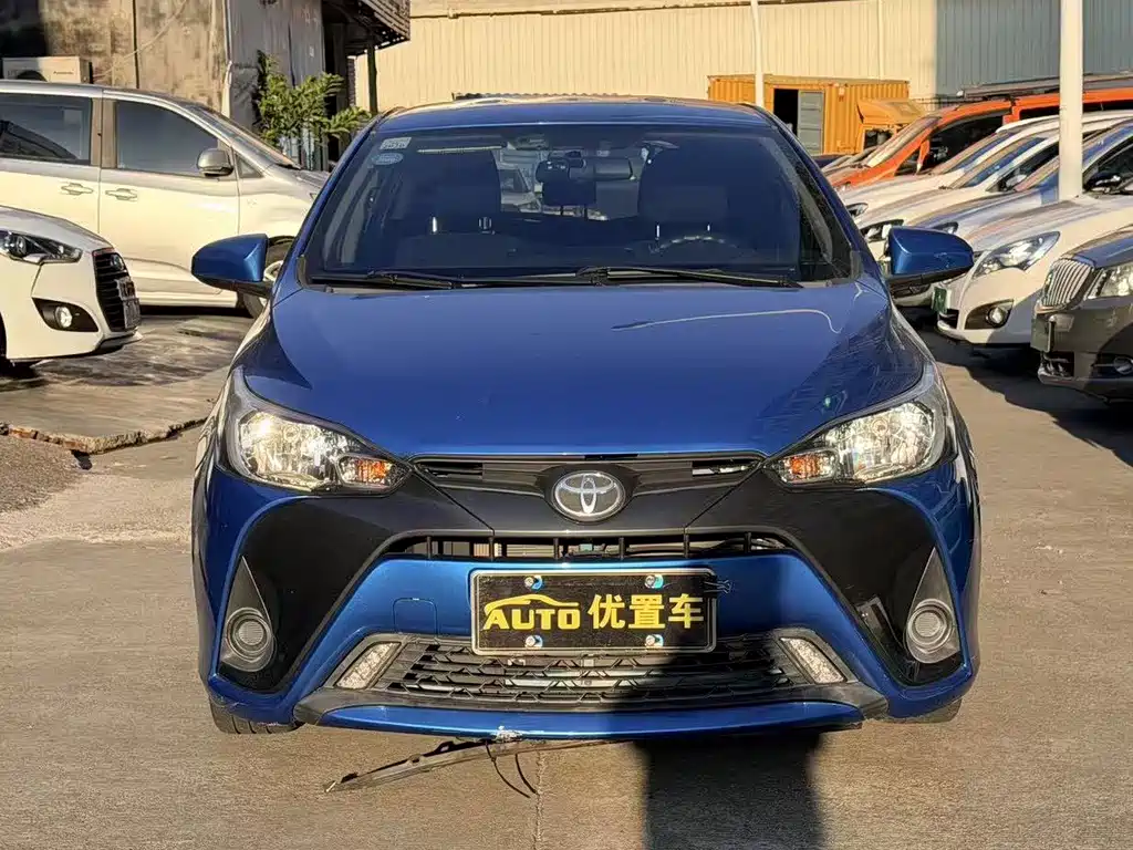 Toyota Yaris L — фото 2