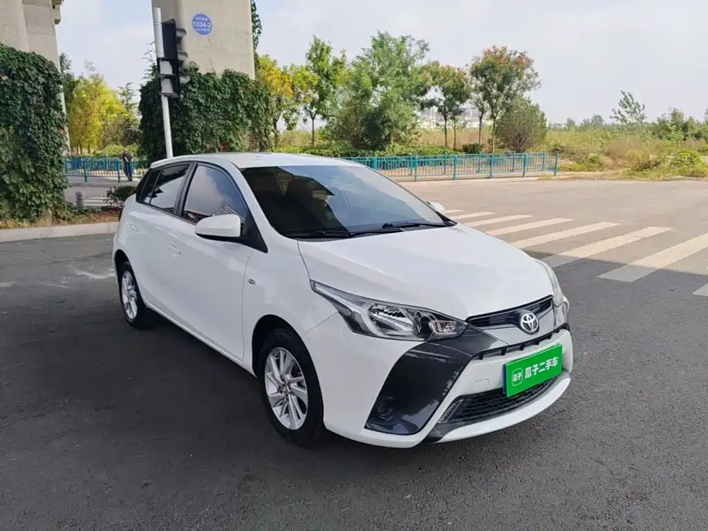 Toyota Yaris L — фото 4
