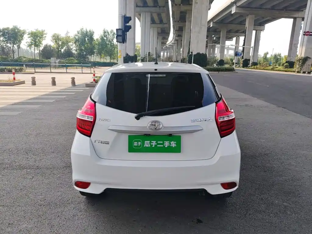 Toyota Yaris L — фото 6