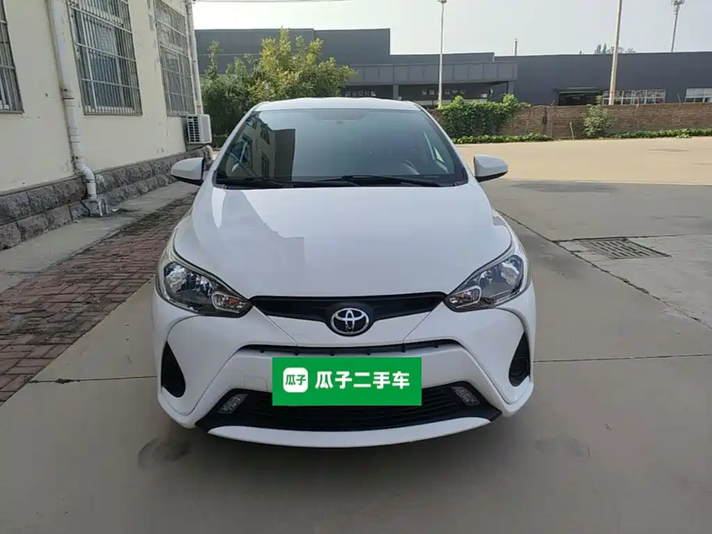 Toyota Yaris L — фото 3