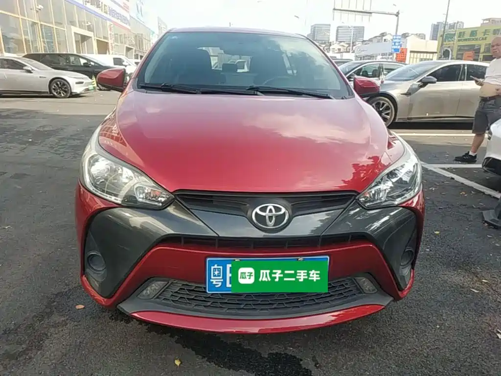 Toyota Yaris L — фото 3