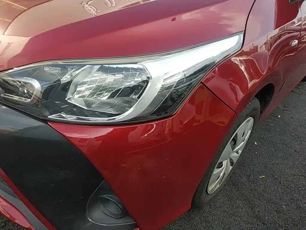 Toyota Yaris L — фото 24