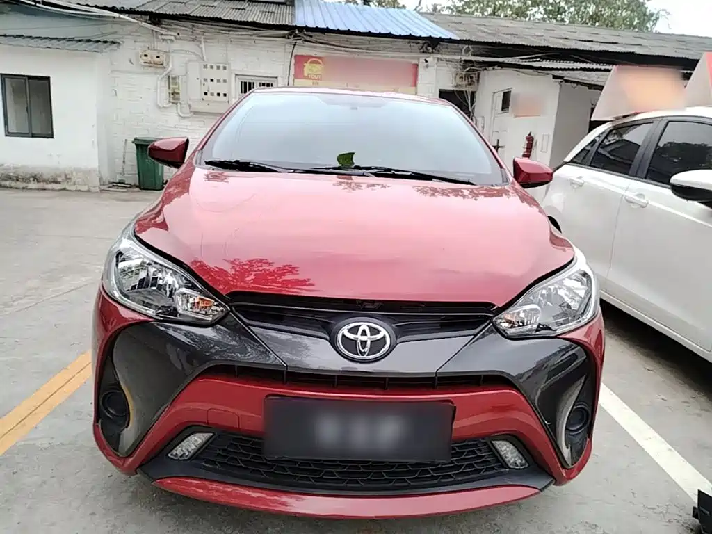 Toyota Yaris L — фото 3