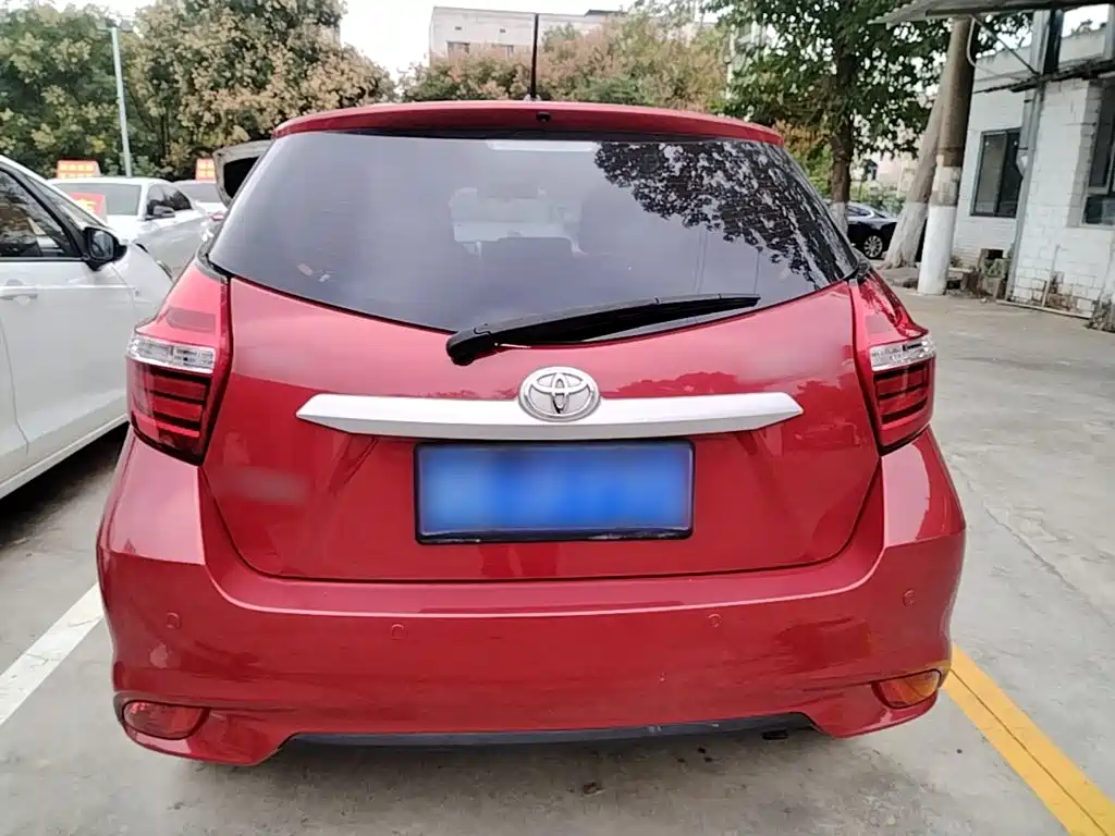 Toyota Yaris L — фото 6