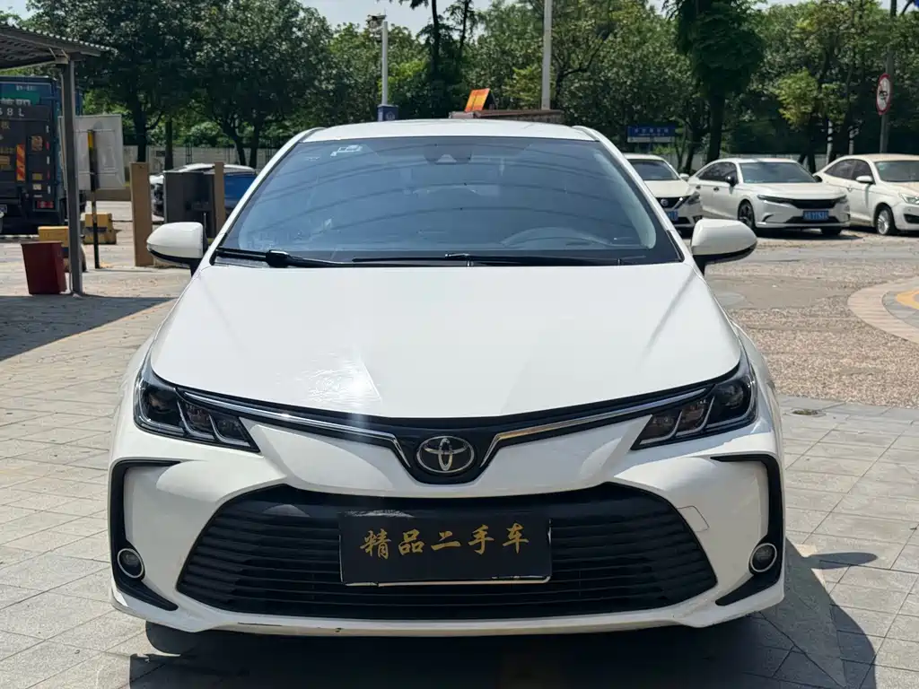 Toyota Corolla — фото 2
