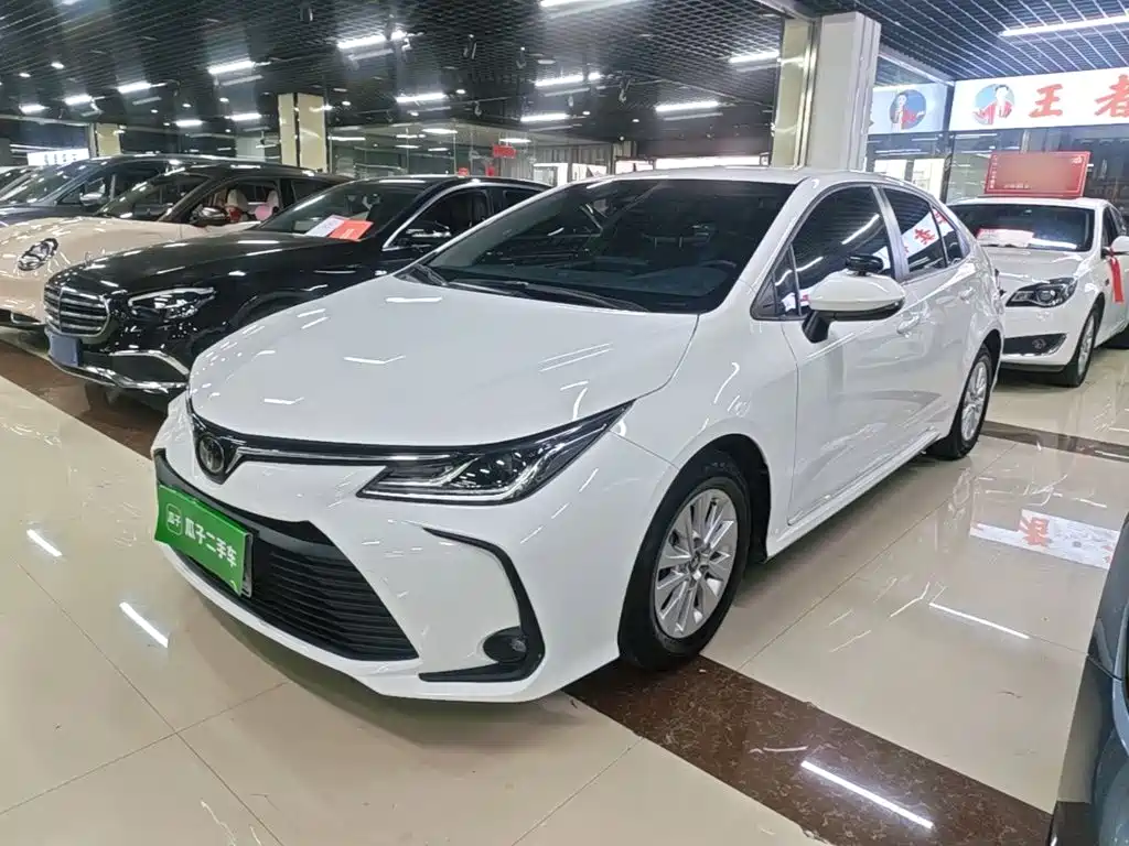 Toyota Corolla — фото 2