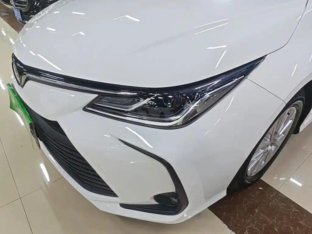 Toyota Corolla — фото 18