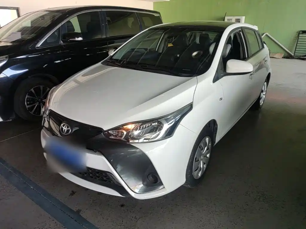 Toyota Yaris L — фото 2