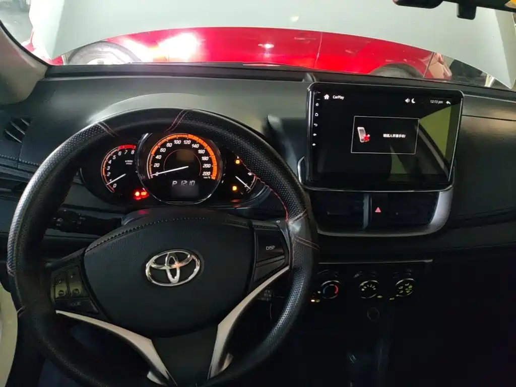 Toyota Yaris L — фото 10
