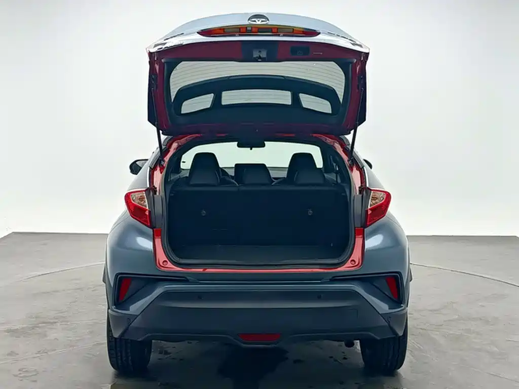 Toyota C-HR — фото 13