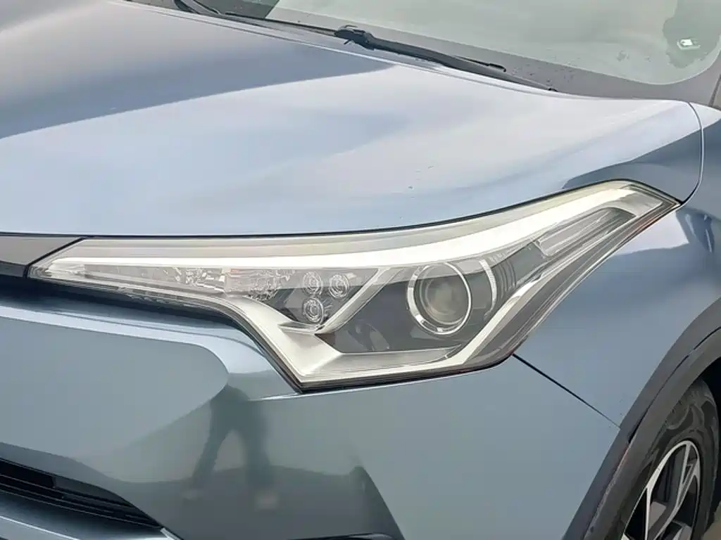 Toyota C-HR — фото 14