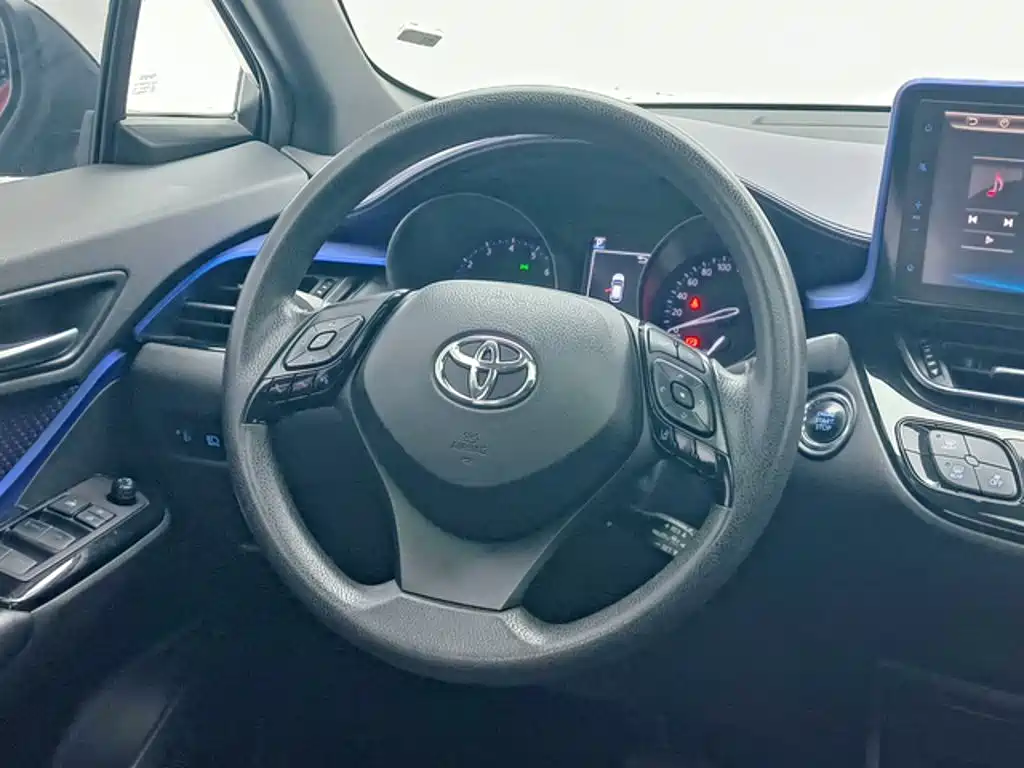 Toyota C-HR — фото 6