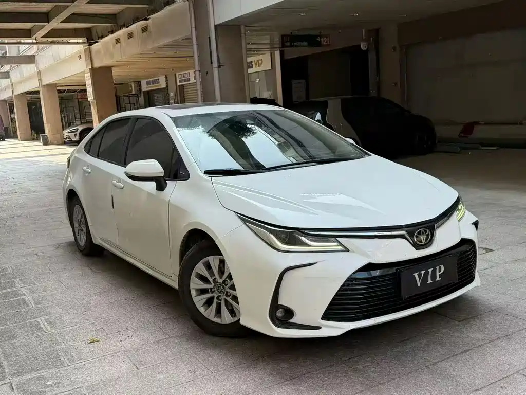 Toyota Corolla — фото 3