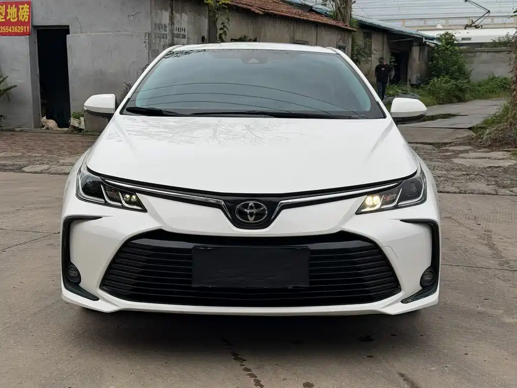 Toyota Corolla — фото 2