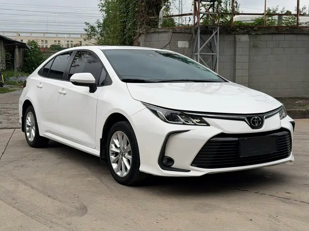Toyota Corolla — фото 3