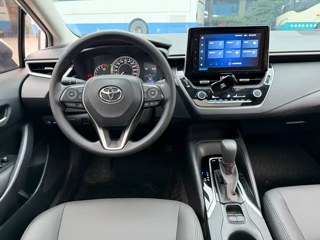 Toyota Corolla — фото 6