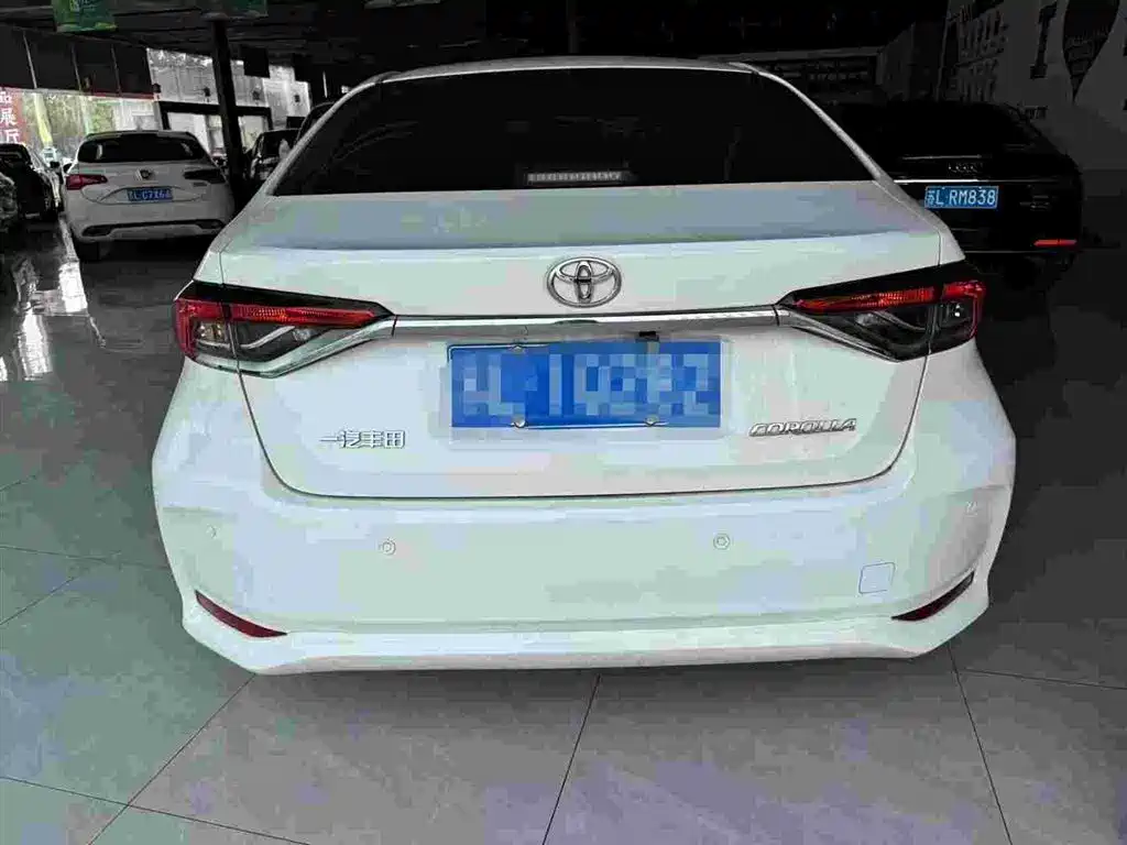 Toyota Corolla — фото 3