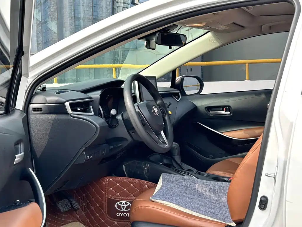 Toyota Corolla — фото 8