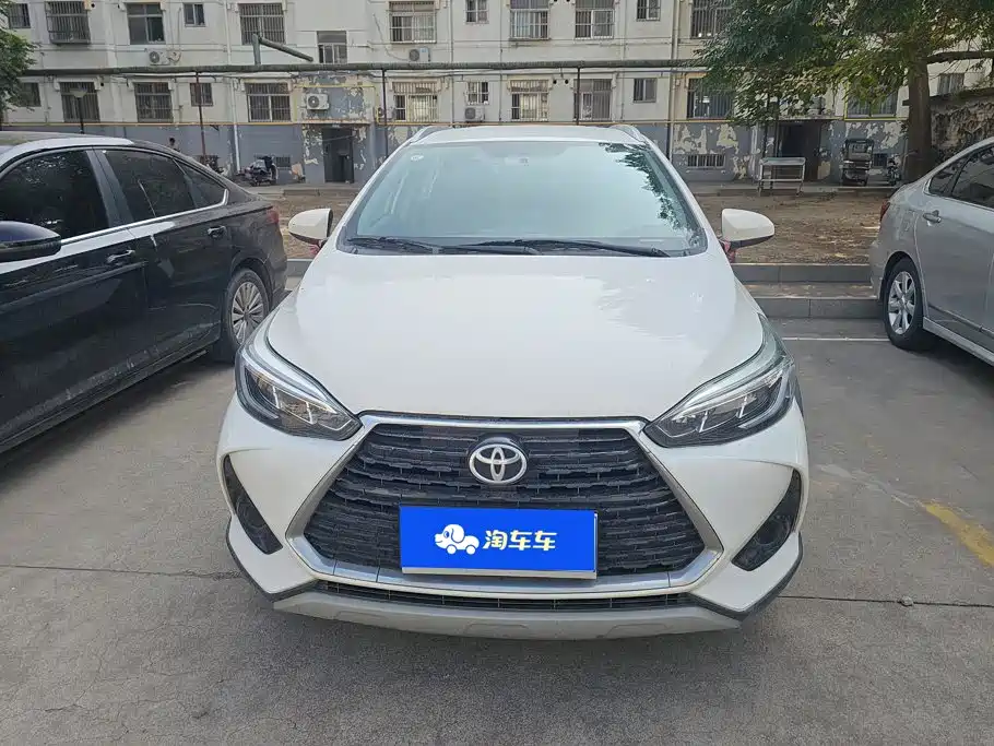 Toyota Yaris L — фото 2