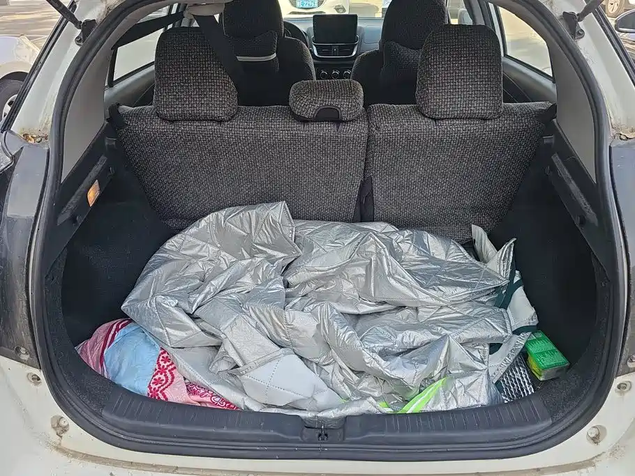 Toyota Yaris L — фото 4