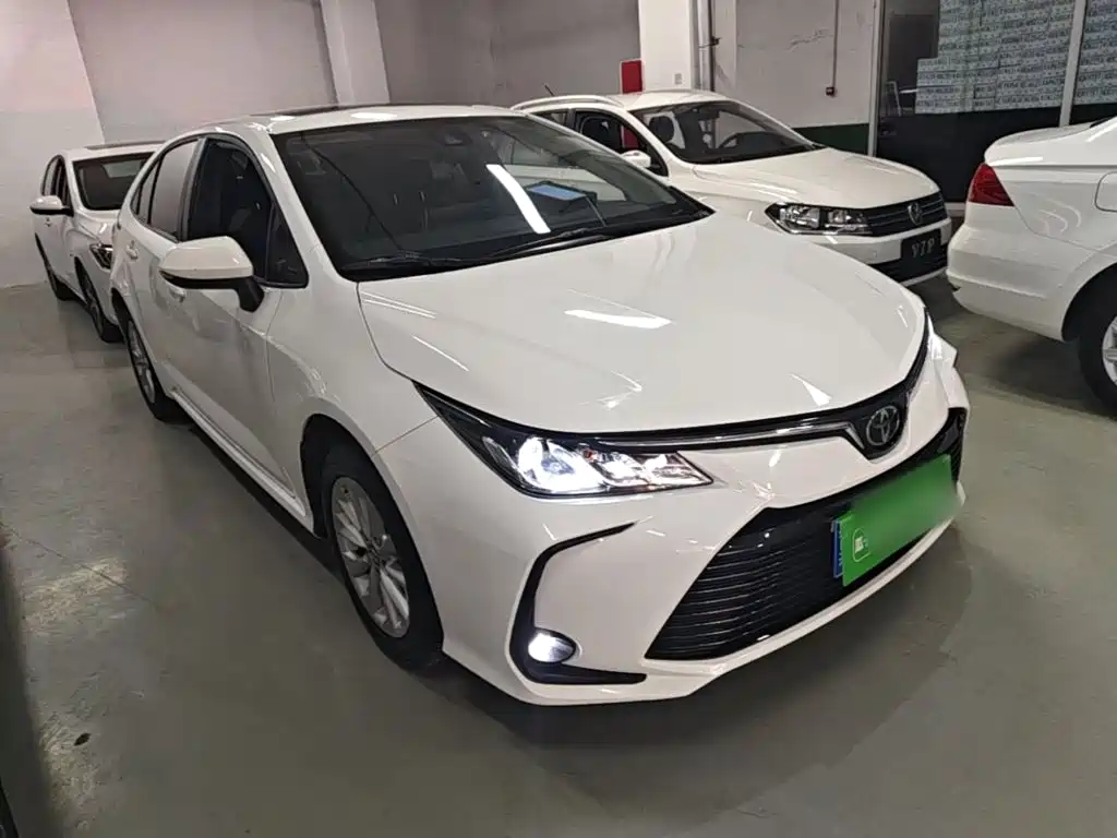 Toyota Corolla — фото 4