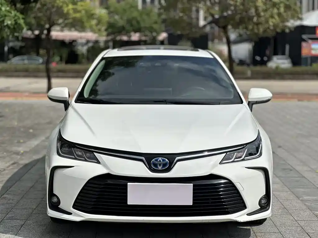 Toyota Corolla — фото 2