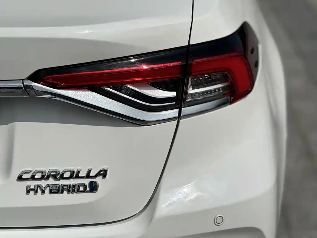 Toyota Corolla — фото 13