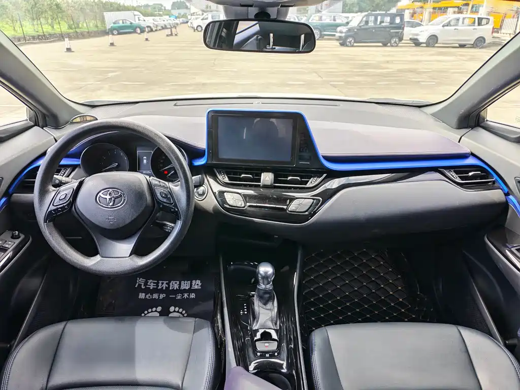Toyota C-HR — фото 6