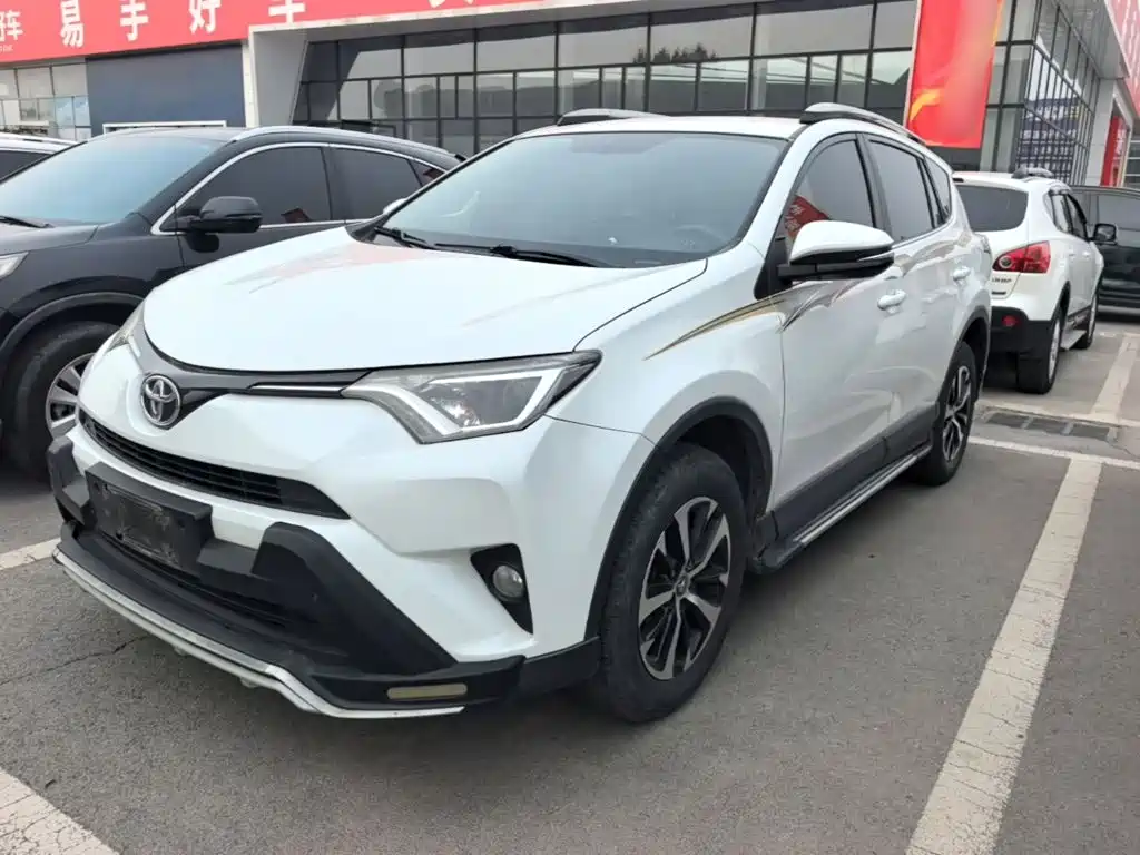 Toyota RAV4 — фото 2