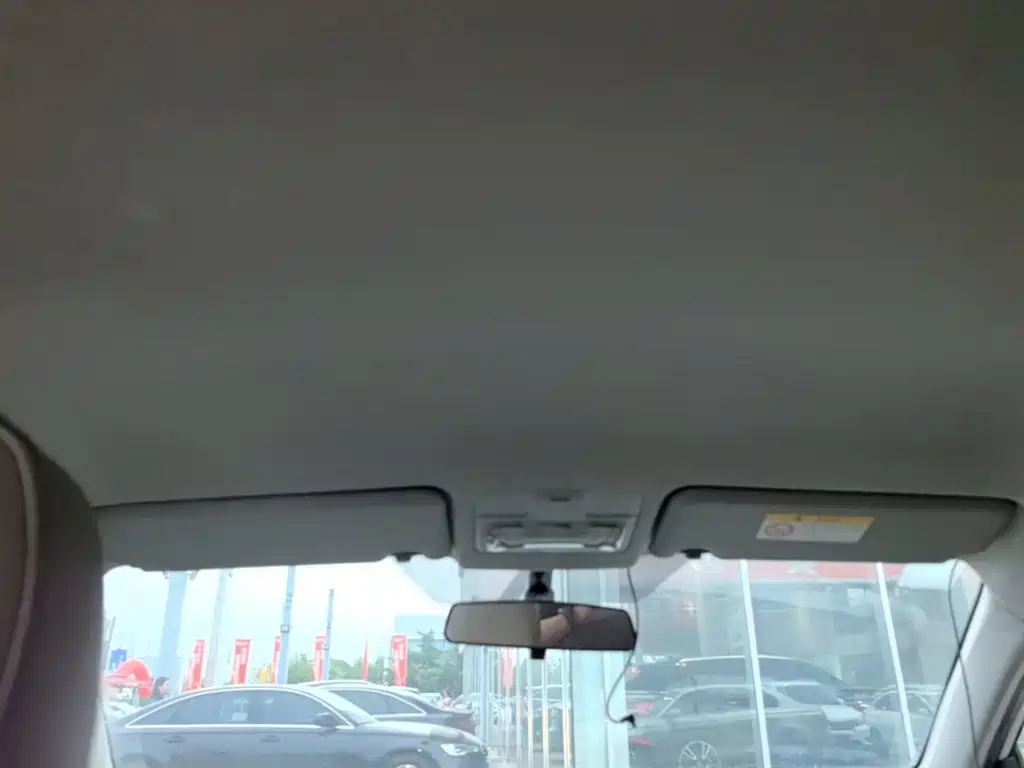 Toyota RAV4 — фото 18